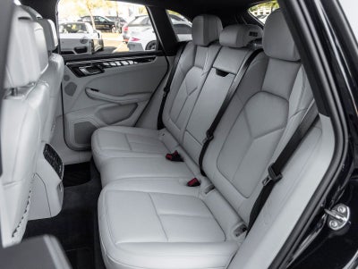 2023 Porsche Macan Macan (MY23)