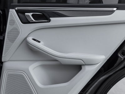 2023 Porsche Macan Macan (MY23)