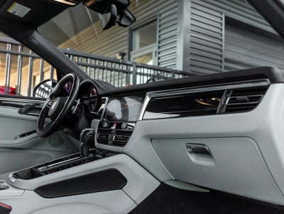 2023 Porsche Macan Macan (MY23)