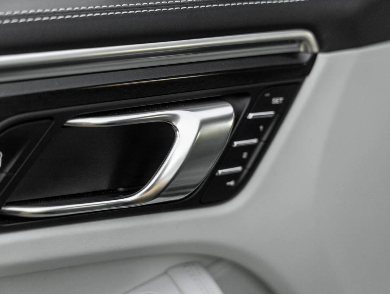 2023 Porsche Macan Macan (MY23)