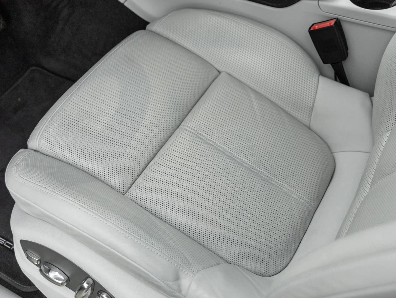 2023 Porsche Macan Macan (MY23)