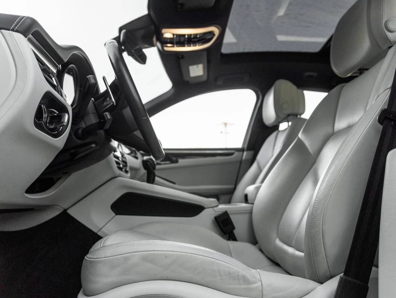 2023 Porsche Macan Macan (MY23)