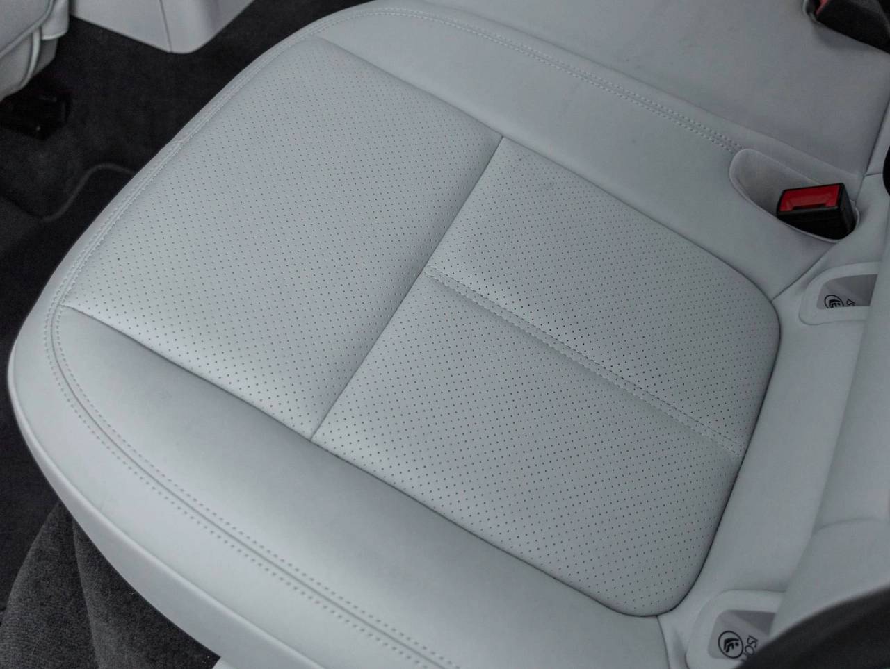 2023 Porsche Macan Macan (MY23)