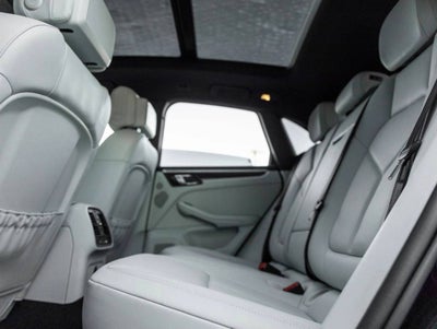 2023 Porsche Macan Macan (MY23)