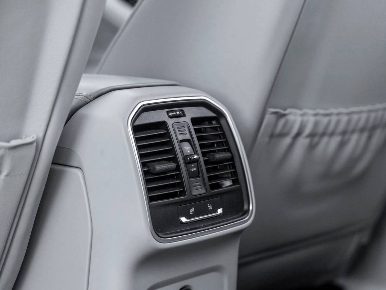 2023 Porsche Macan Macan (MY23)