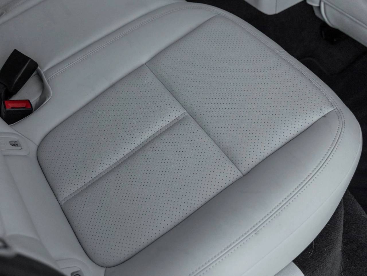 2023 Porsche Macan Macan (MY23)