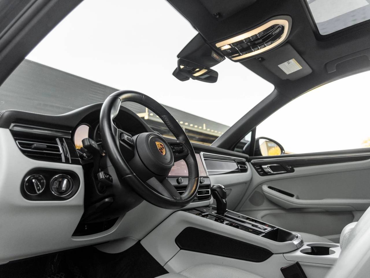 2023 Porsche Macan Macan (MY23)