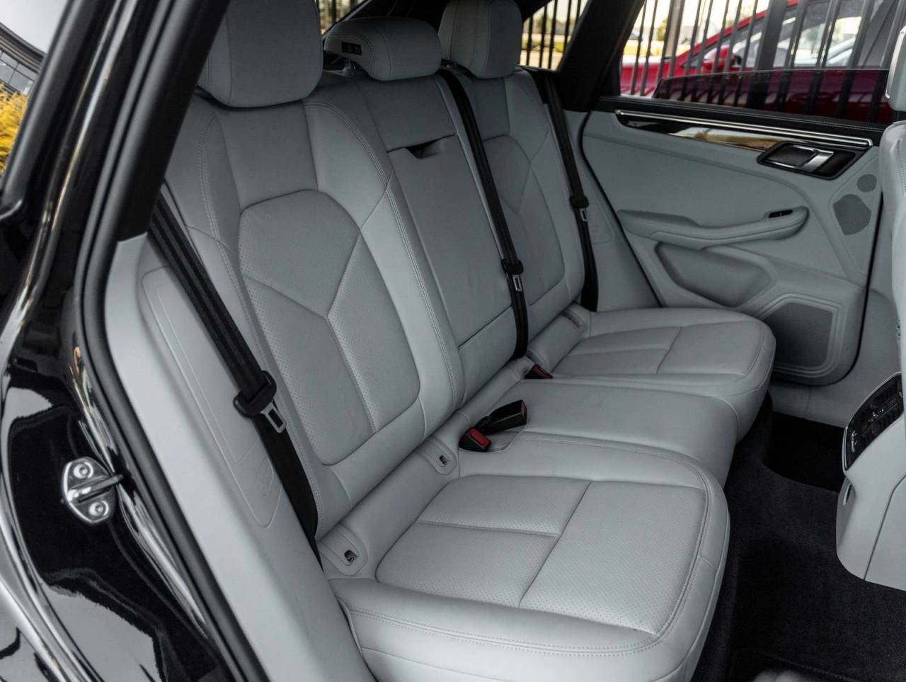 2023 Porsche Macan Macan (MY23)