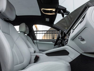 2023 Porsche Macan Macan (MY23)