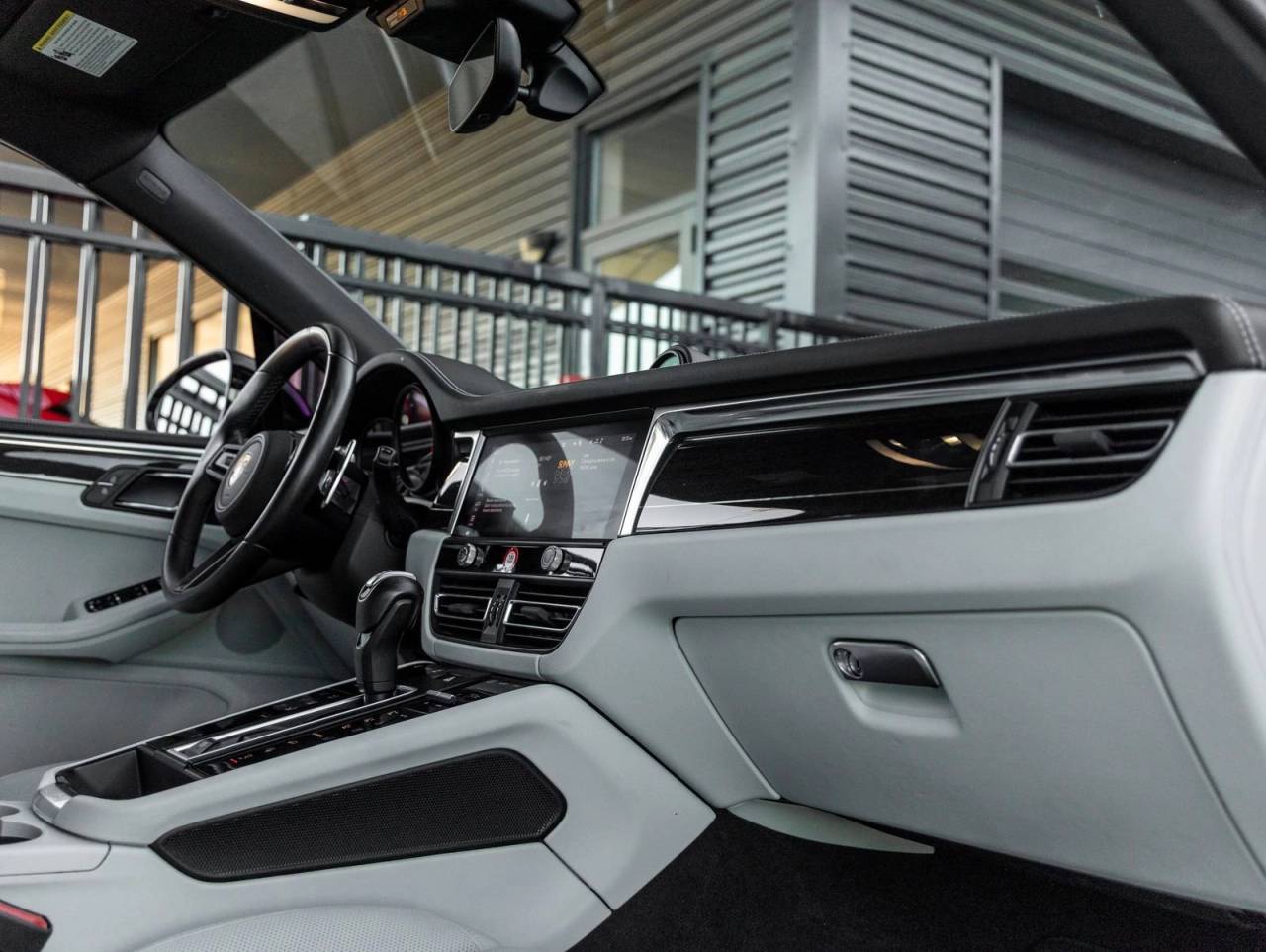 2023 Porsche Macan Macan (MY23)