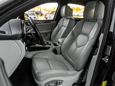 2023 Porsche Macan Macan (MY23)