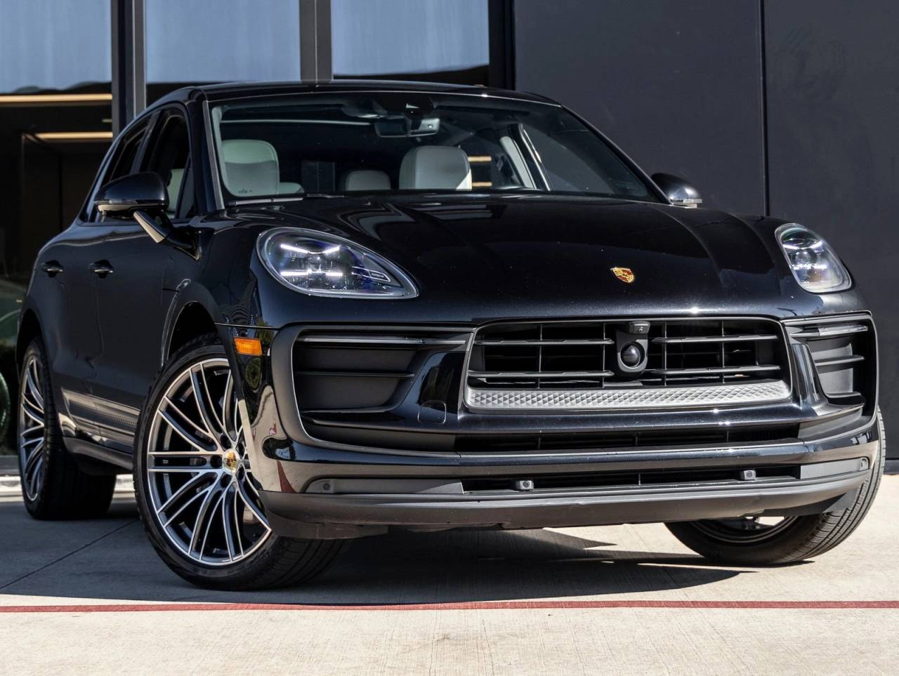 2023 Porsche Macan Macan (MY23)