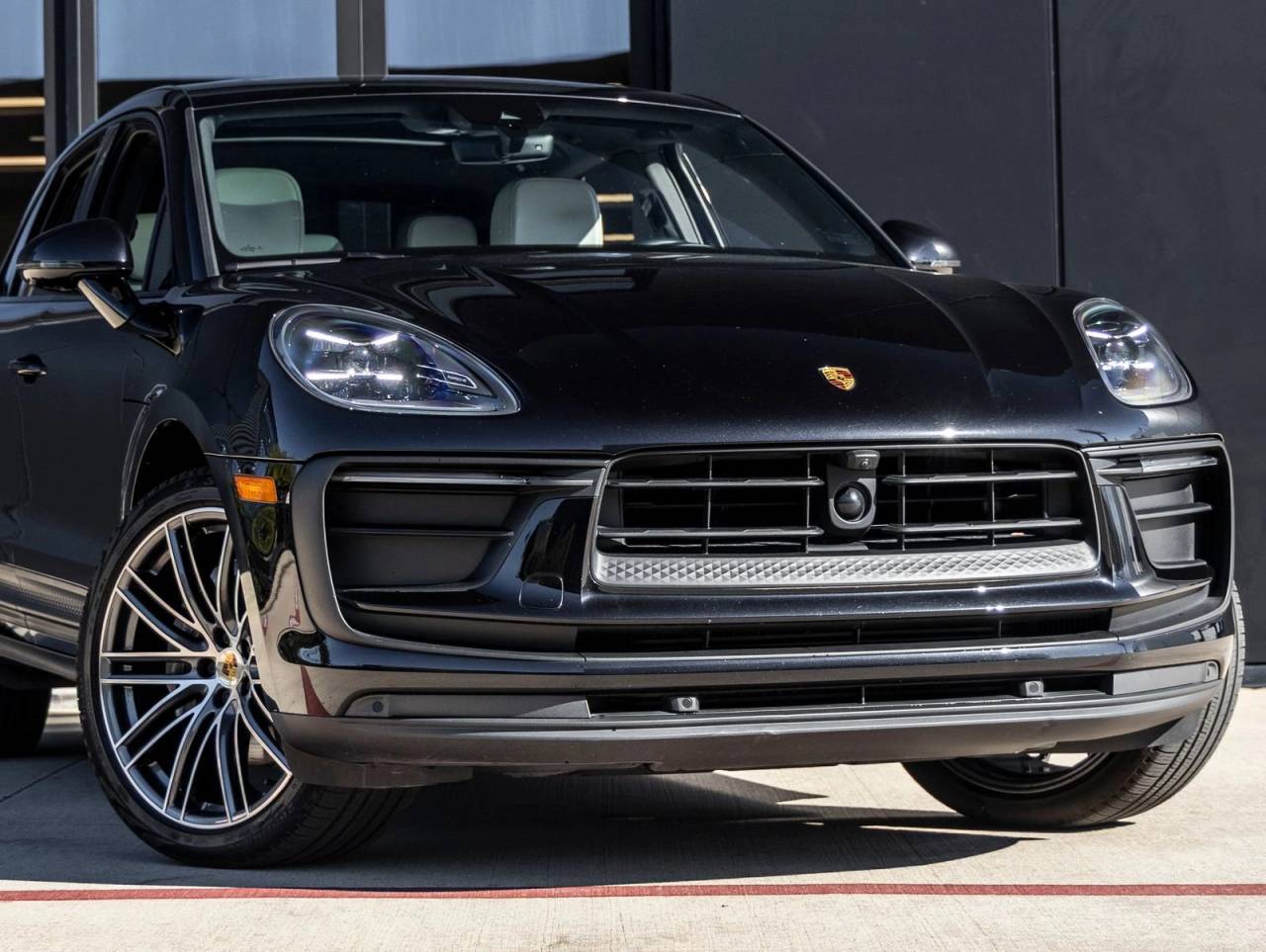 2023 Porsche Macan Macan (MY23)