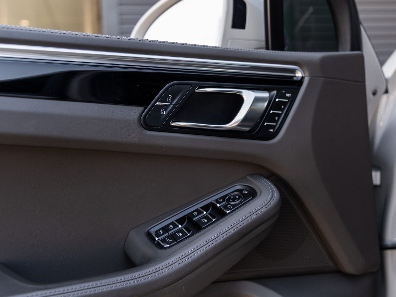 2023 Porsche Macan Macan (MY23)