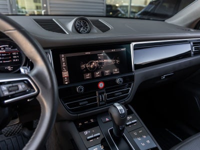 2023 Porsche Macan Macan (MY23)