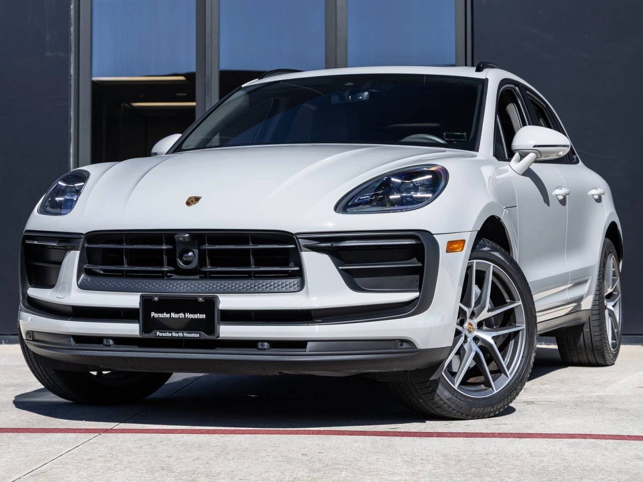 2023 Porsche Macan Macan (MY23)