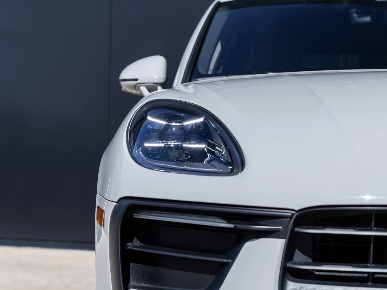 2023 Porsche Macan Macan (MY23)