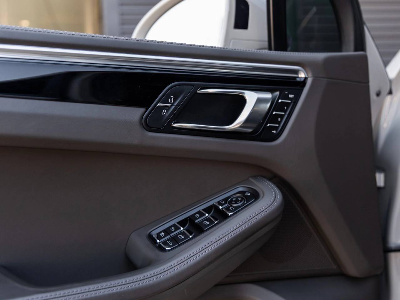 2023 Porsche Macan Macan (MY23)