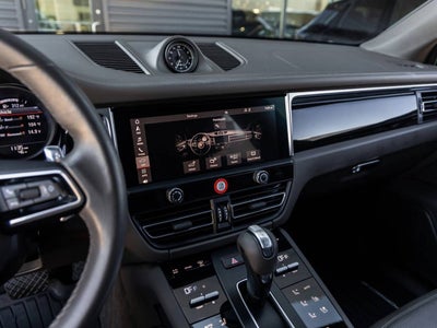 2023 Porsche Macan Macan (MY23)