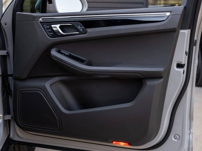 2023 Porsche Macan Macan (MY23)