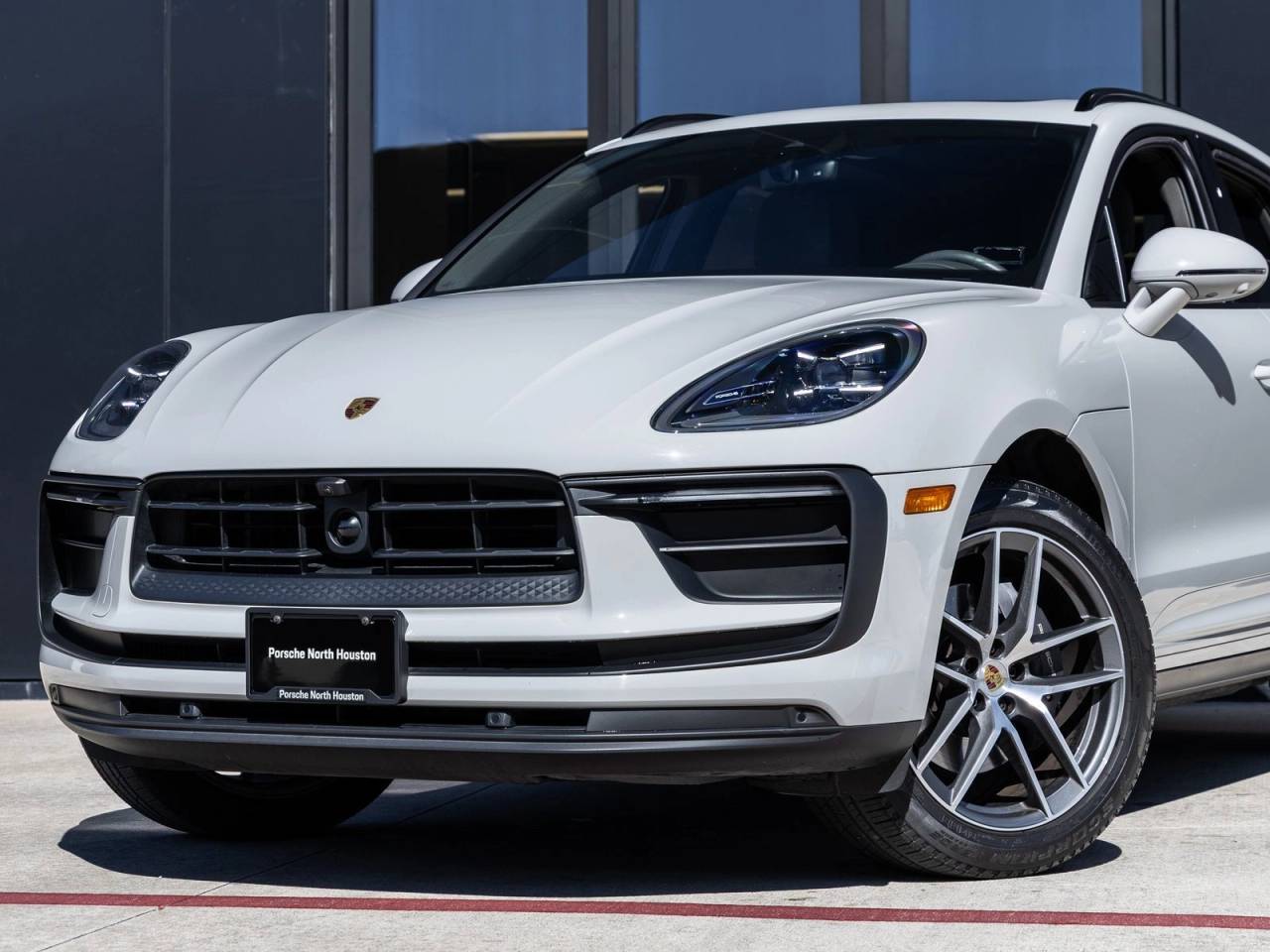 2023 Porsche Macan Macan (MY23)
