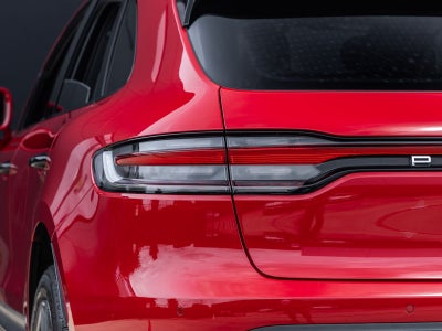 2023 Porsche Macan AWD