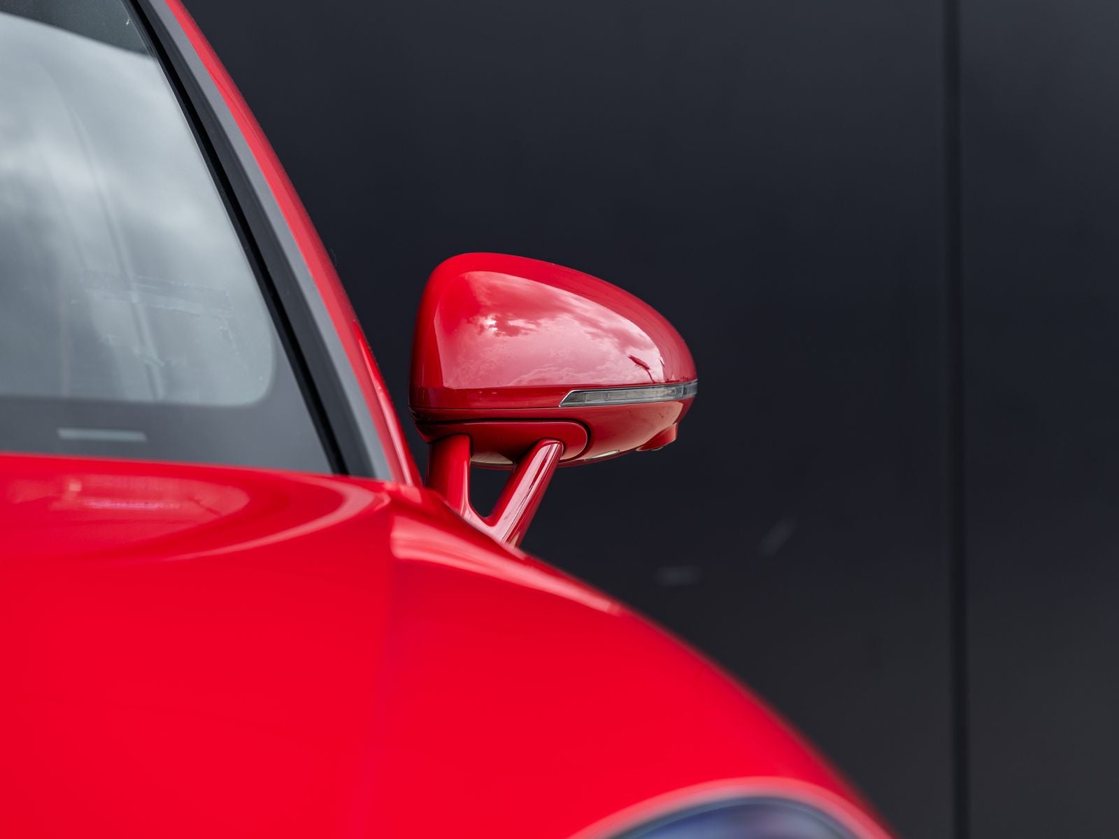 2023 Porsche Macan AWD