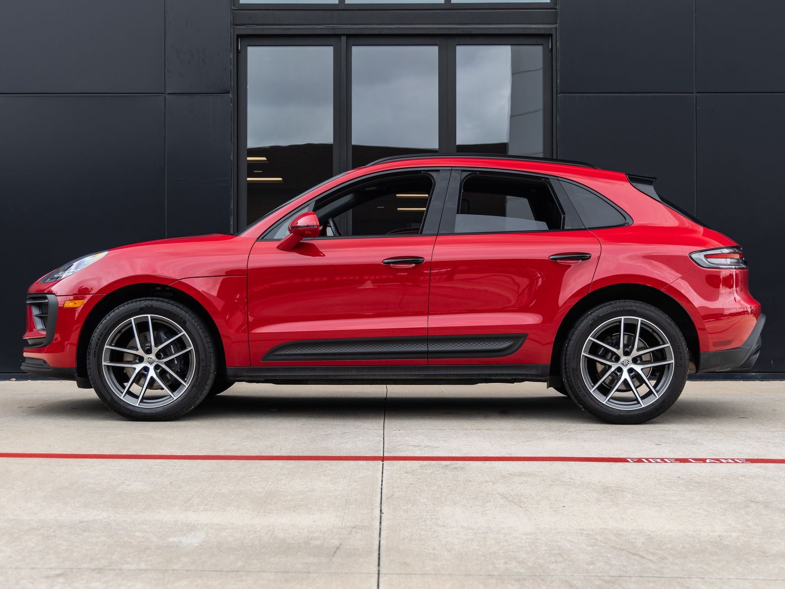 2023 Porsche Macan AWD