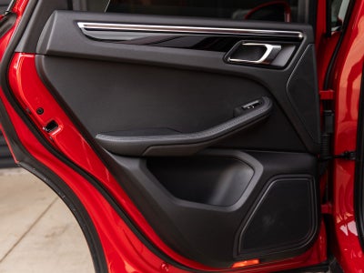 2023 Porsche Macan AWD