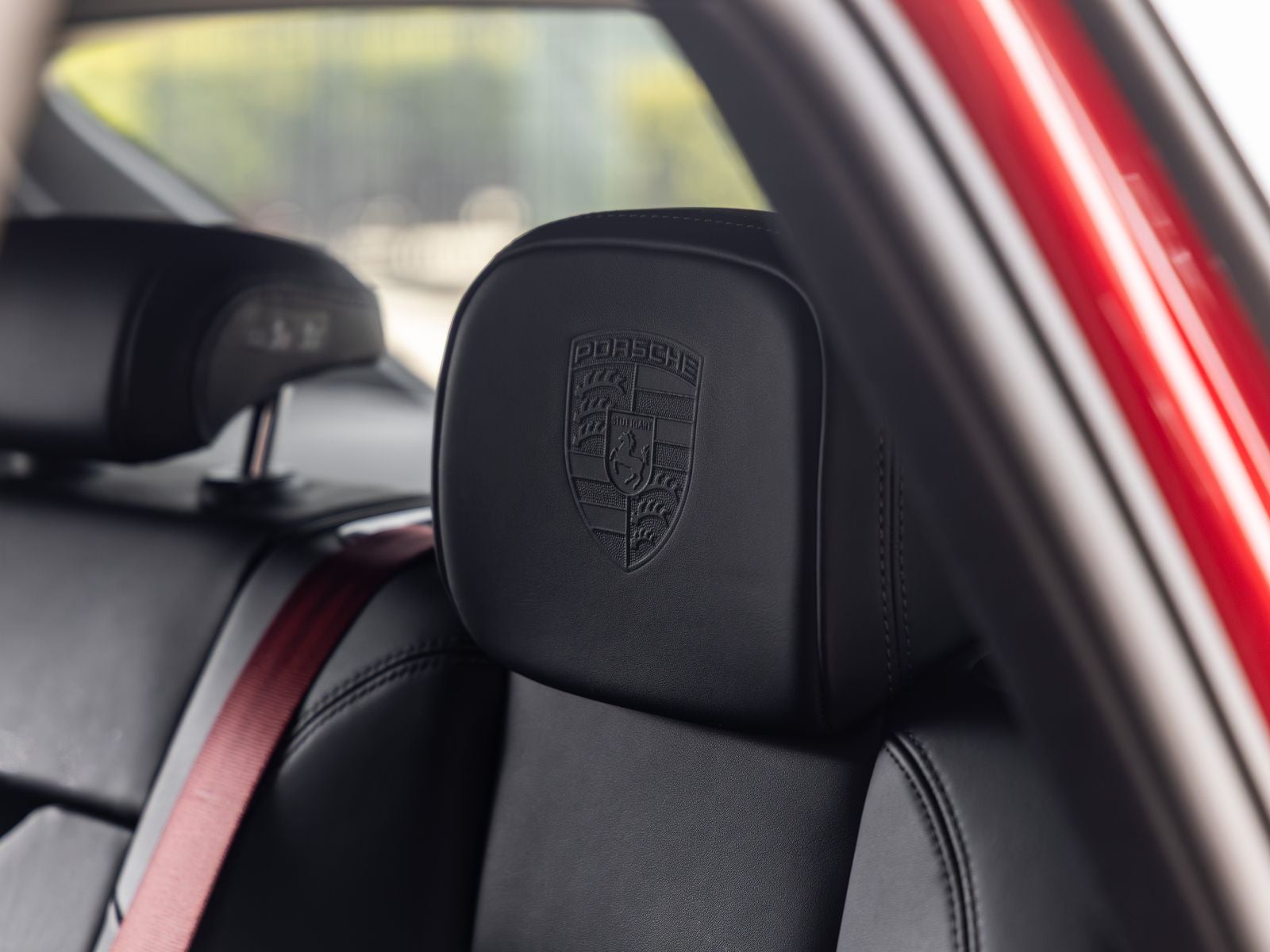 2023 Porsche Macan AWD