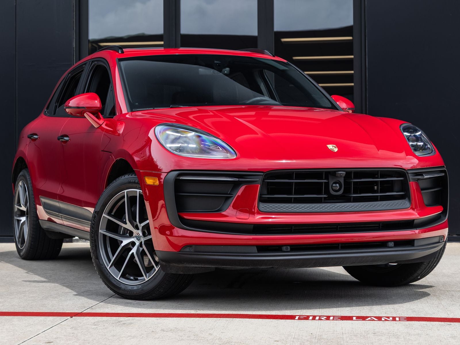 2023 Porsche Macan AWD