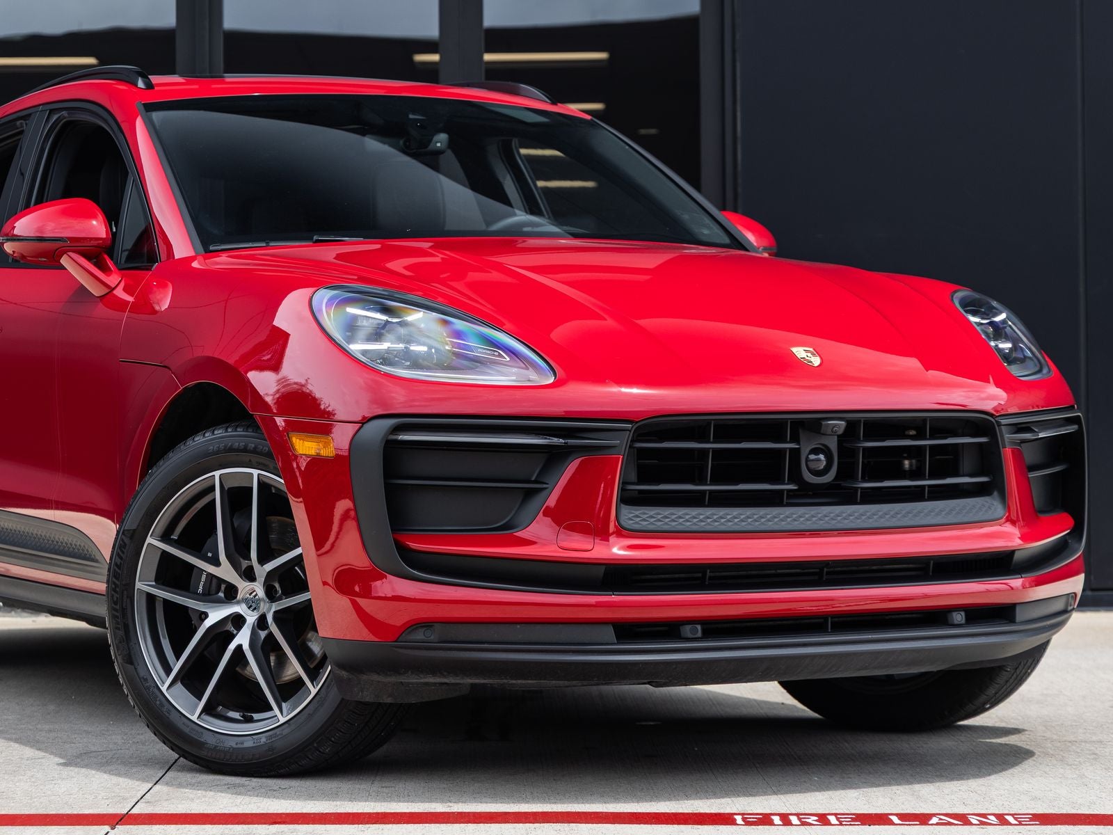 2023 Porsche Macan AWD