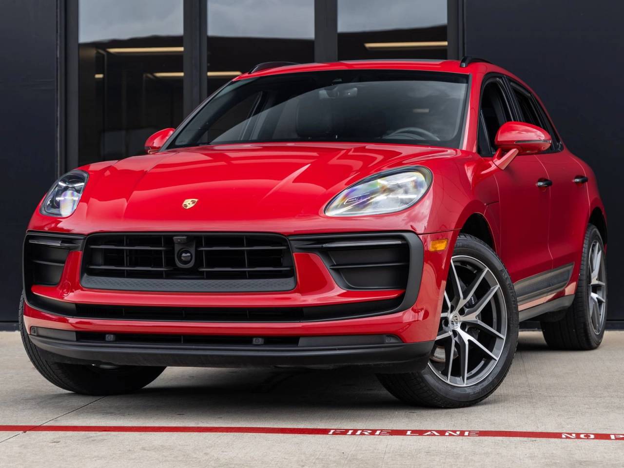 2023 Porsche Macan AWD