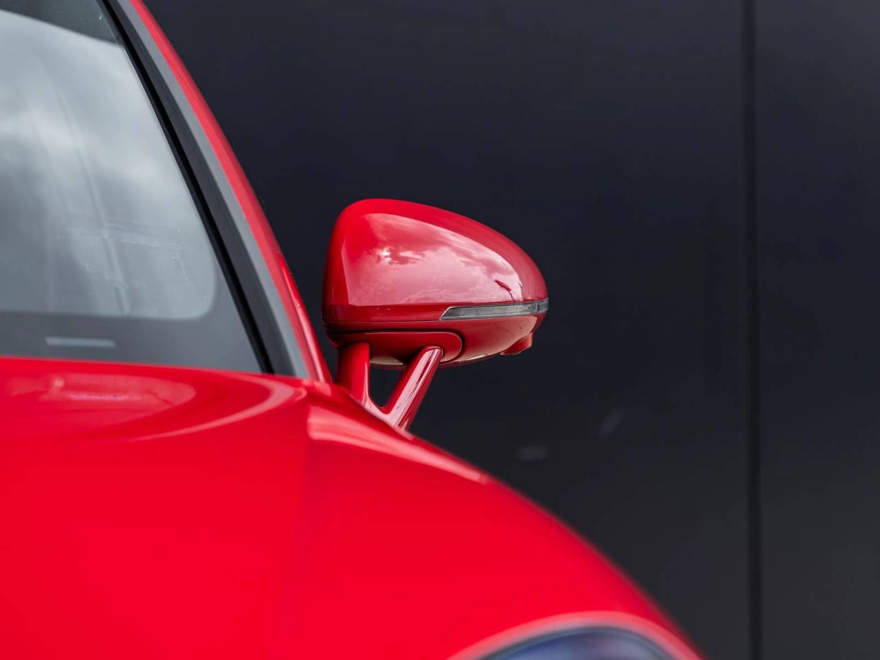 2023 Porsche Macan AWD