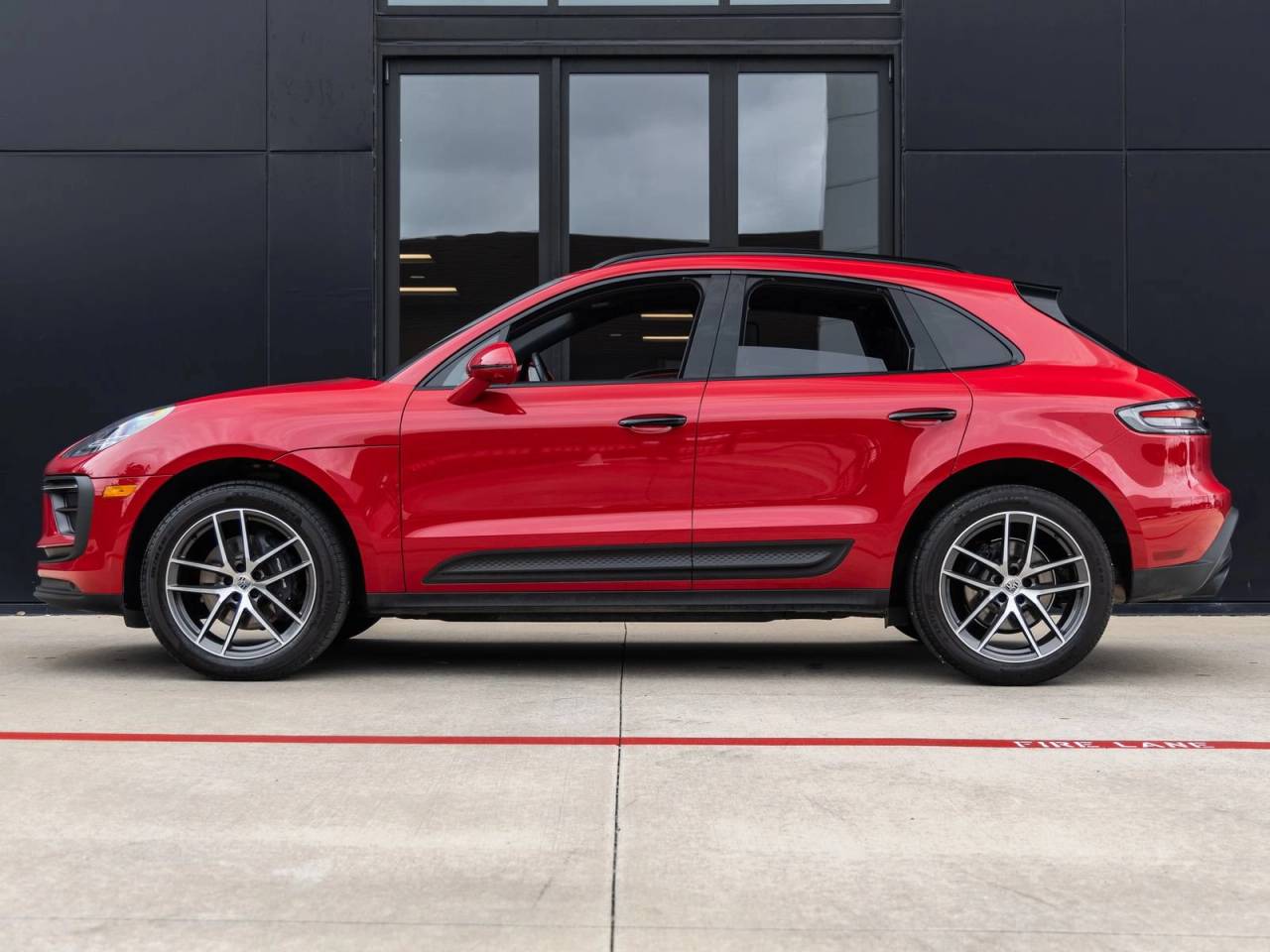 2023 Porsche Macan AWD