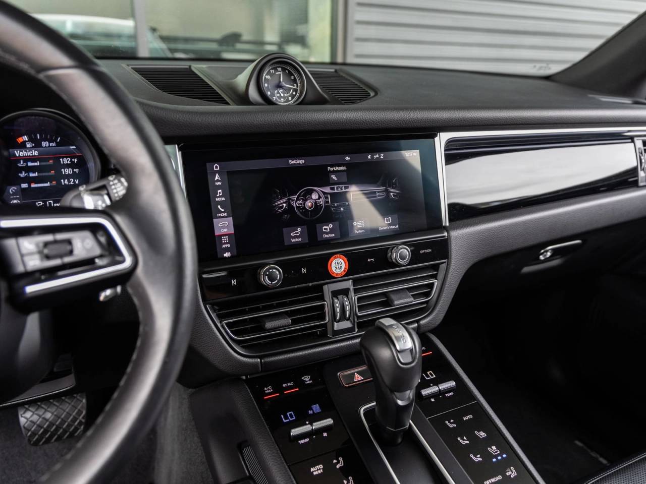 2023 Porsche Macan AWD