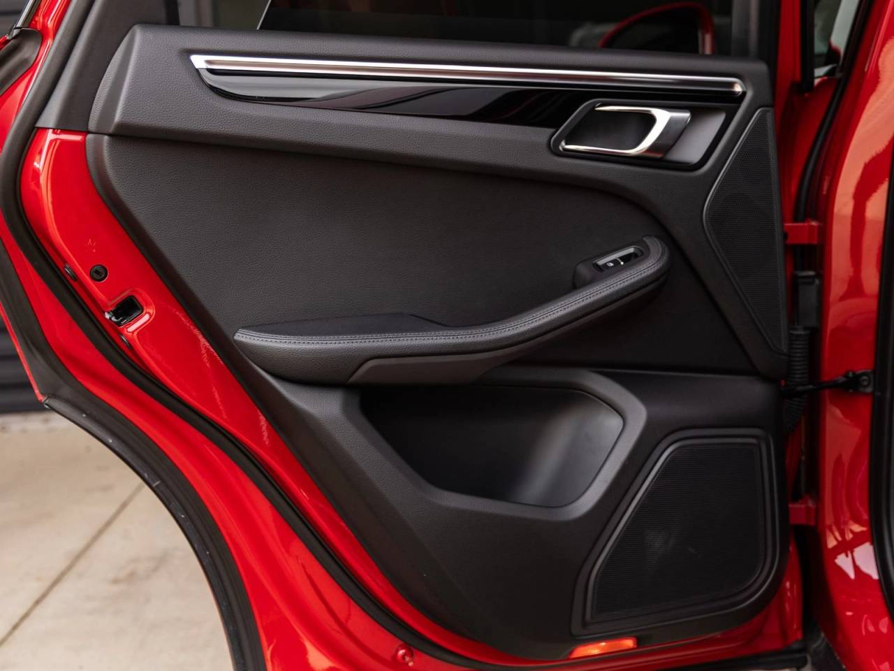 2023 Porsche Macan AWD