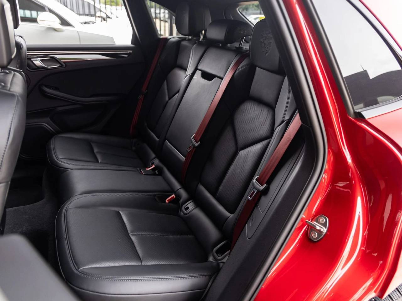 2023 Porsche Macan AWD
