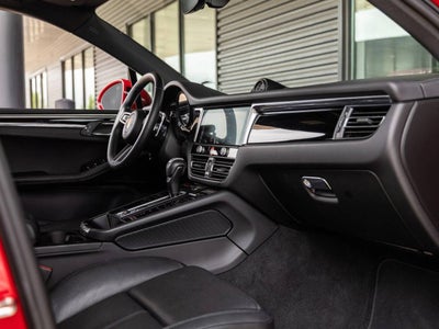 2023 Porsche Macan AWD