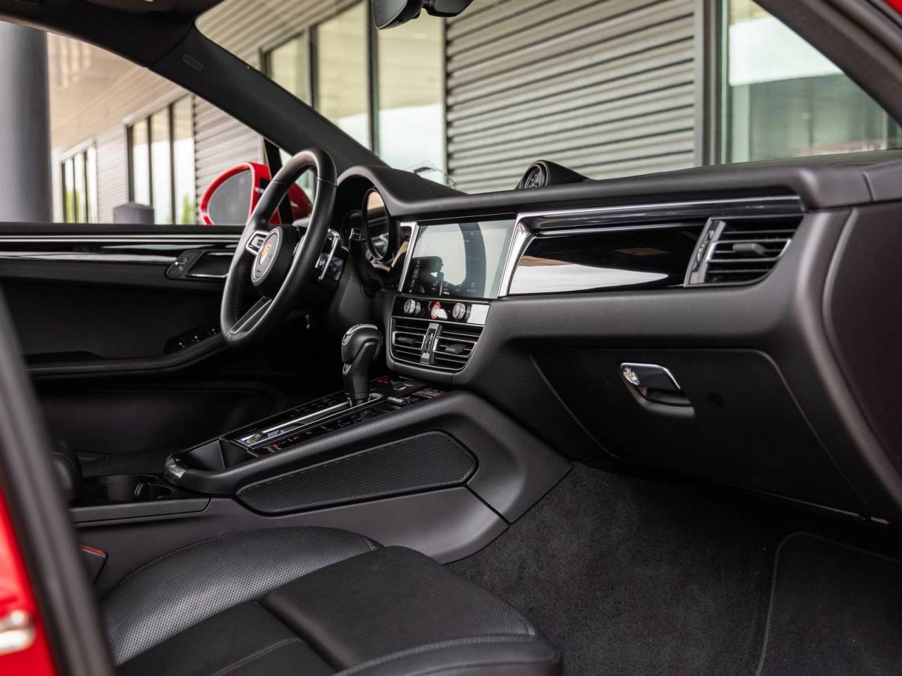 2023 Porsche Macan AWD