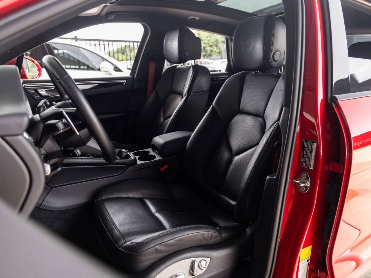 2023 Porsche Macan AWD