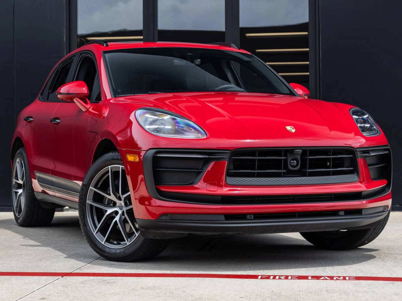 2023 Porsche Macan AWD