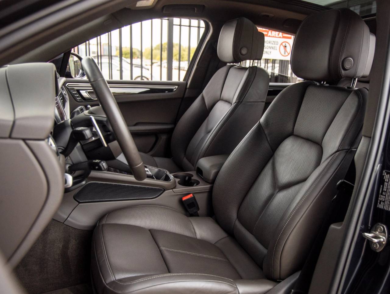 2023 Porsche Macan Macan