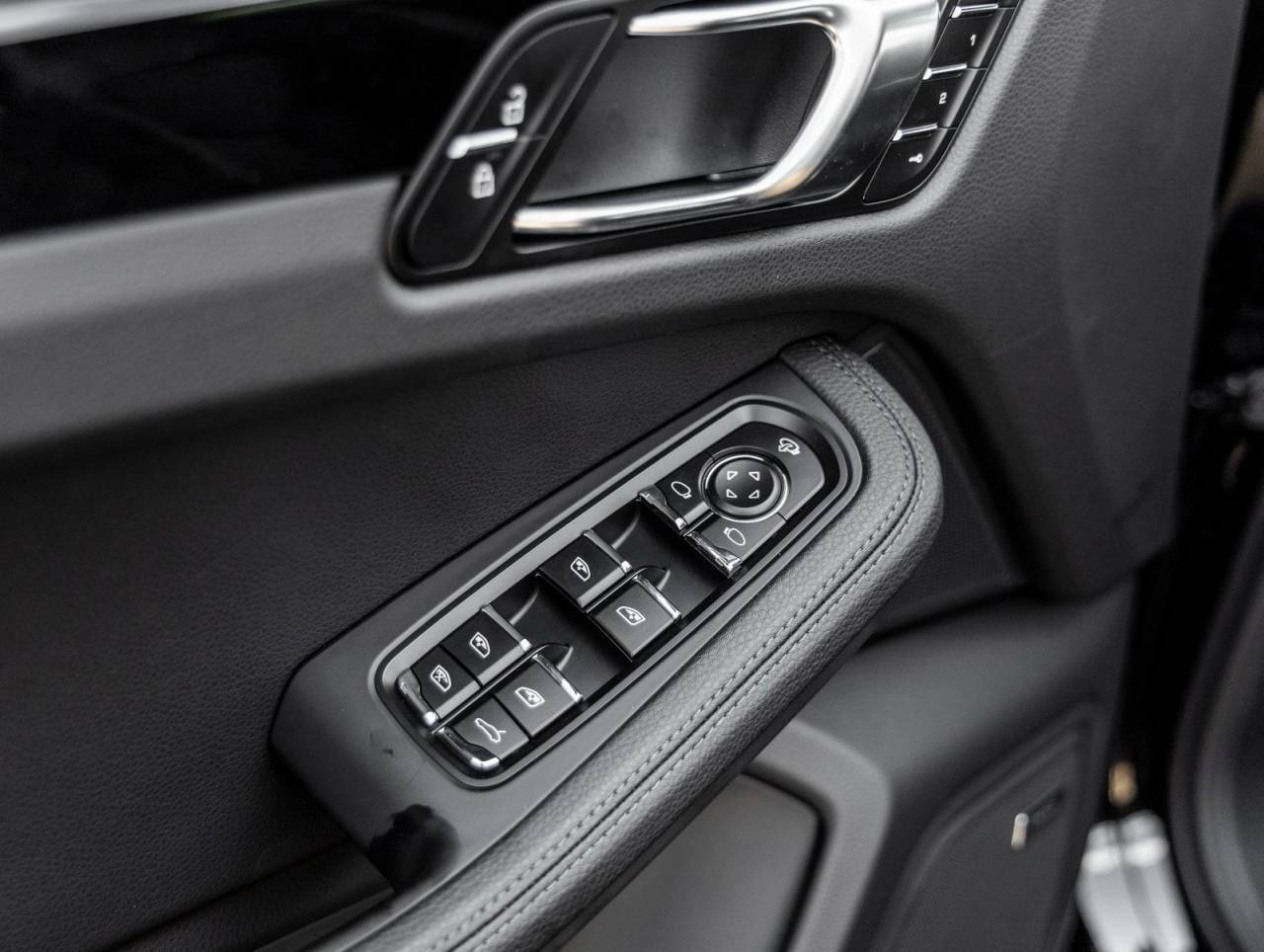 2025 Porsche Macan Macan