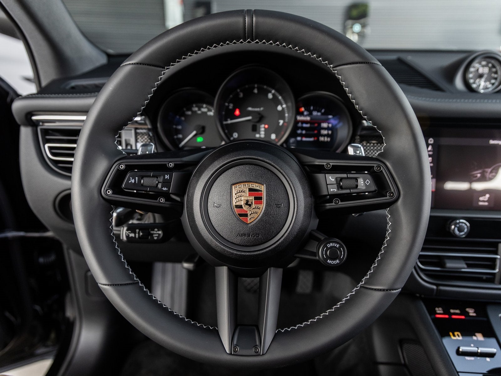 2025 Porsche Macan Macan T