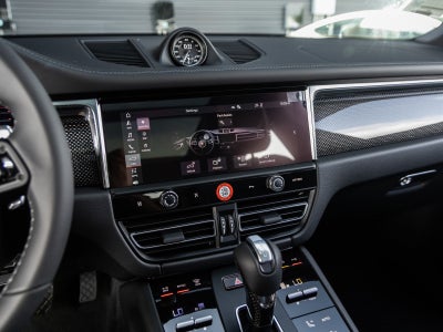2025 Porsche Macan Macan T