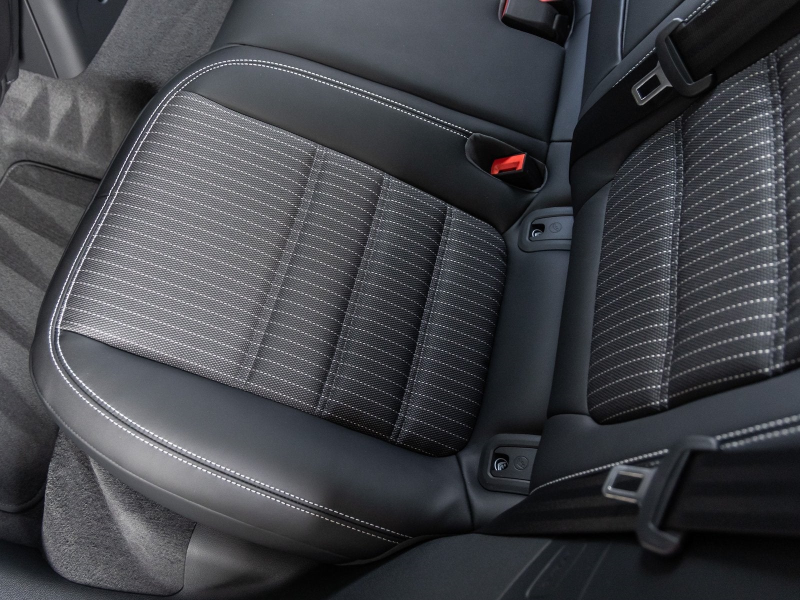 2025 Porsche Macan Macan T