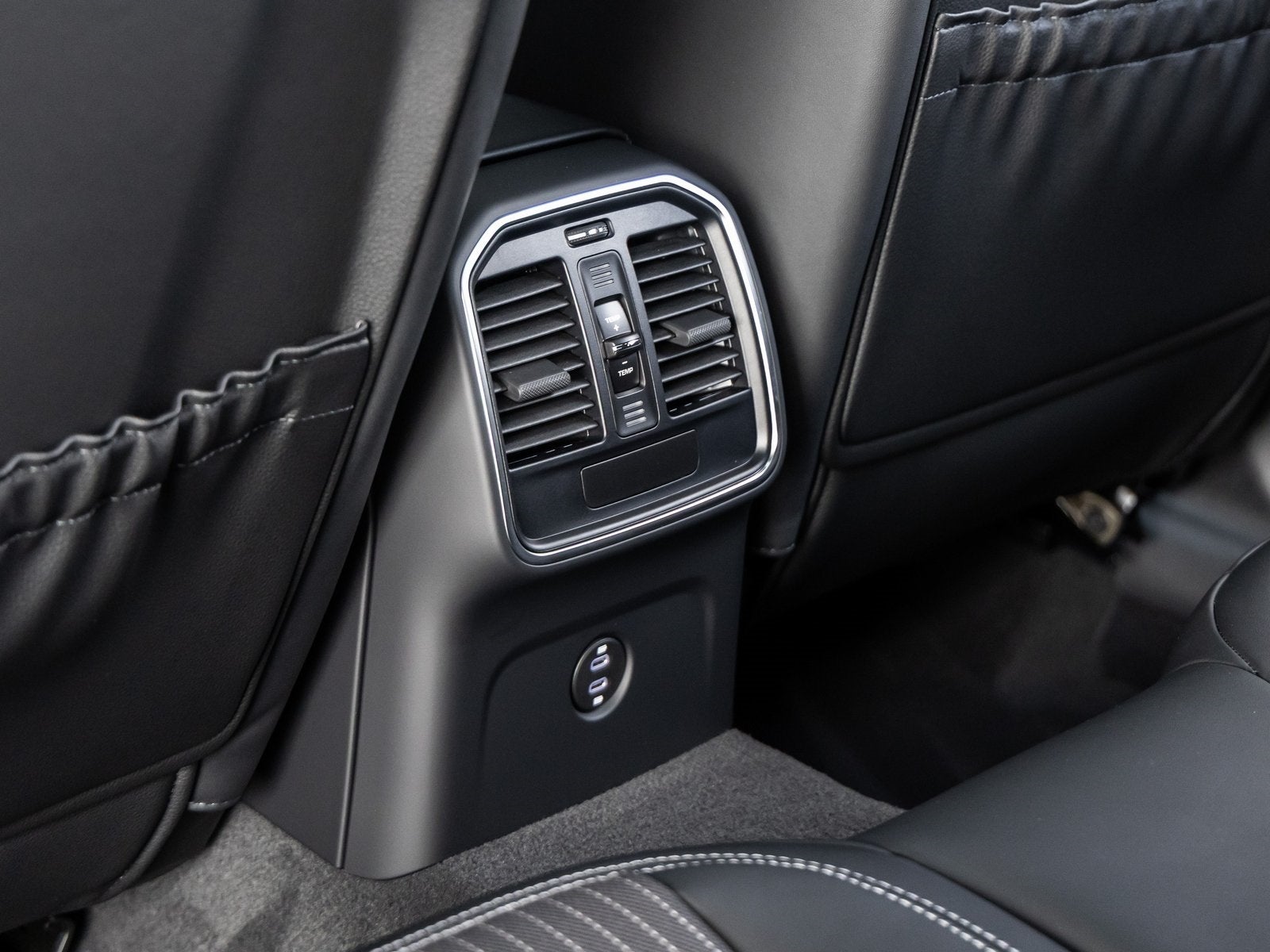 2025 Porsche Macan Macan T