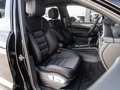 2025 Porsche Macan Macan T