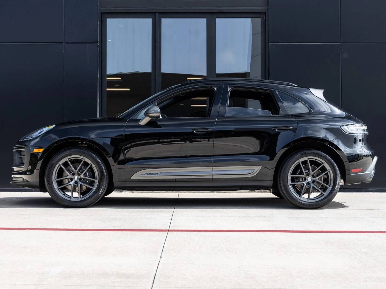 2025 Porsche Macan Macan T